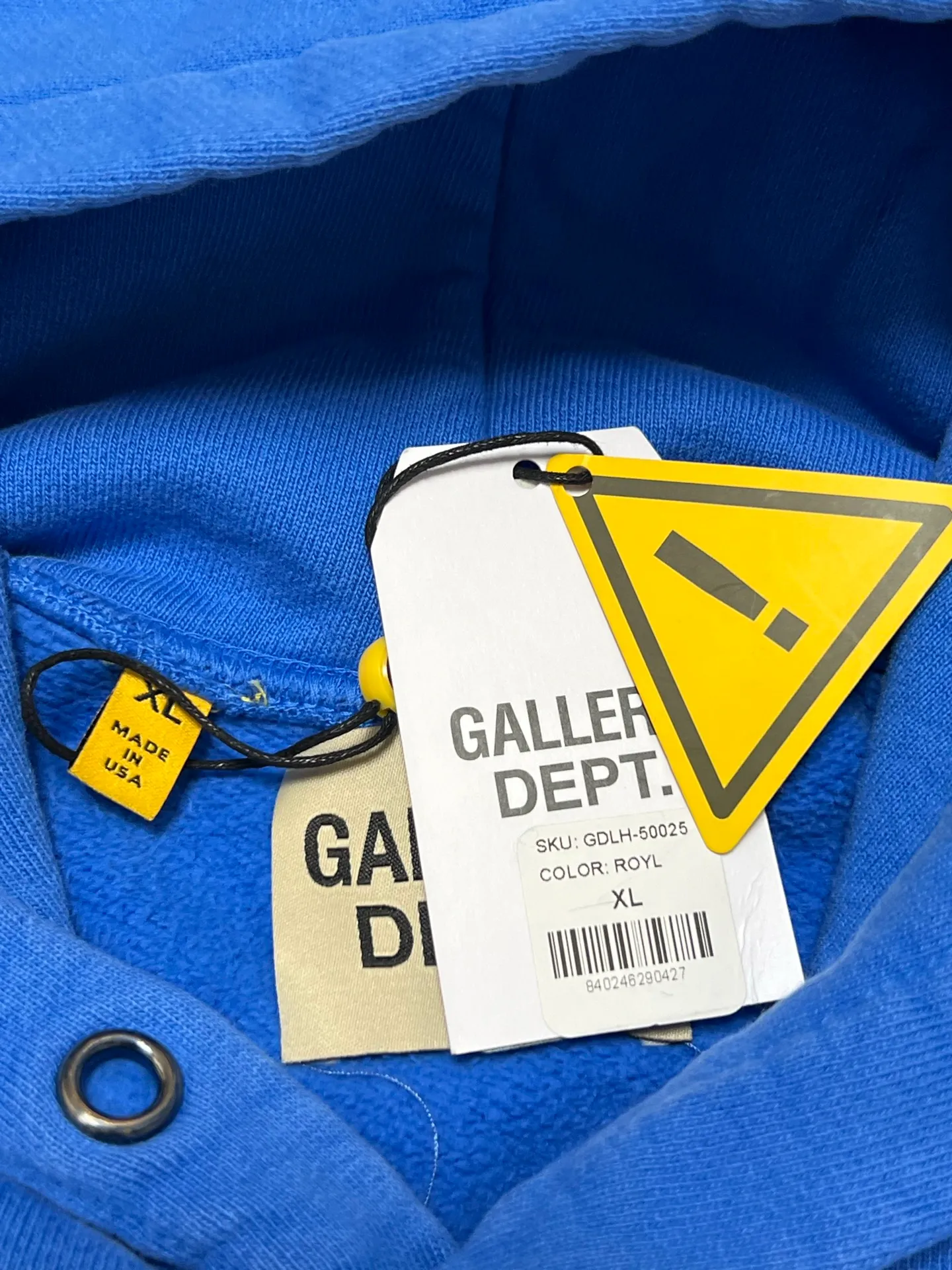 GALLERY DEPT. 90'S GD LOGO HOODIE/BLU 90's retro destroyed royal blue English hoodie Royal Blue S-XL Needs custom weaving and dyeing 500g high weight sweatshirt fabric Light fleece treatment on the inside Overall wide and comfortable Loose version Trendy and fashionable Same as the original version Washed and distressed printing Original consistent hang tag With G LOGO hanging beads/yellow triangle warning sign